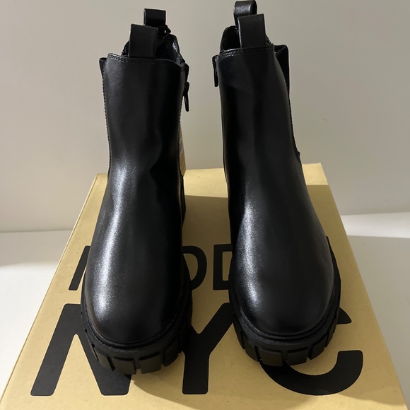 New Madden NYC Chunky Lug Boot Size 7 - Picture 3 of 5